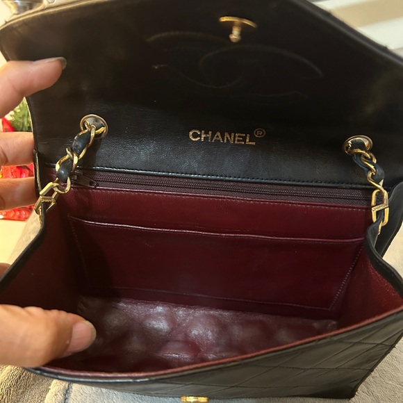 Chanel Vintage Big CC - Picture 3 of 9